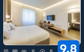 Arya Guest House